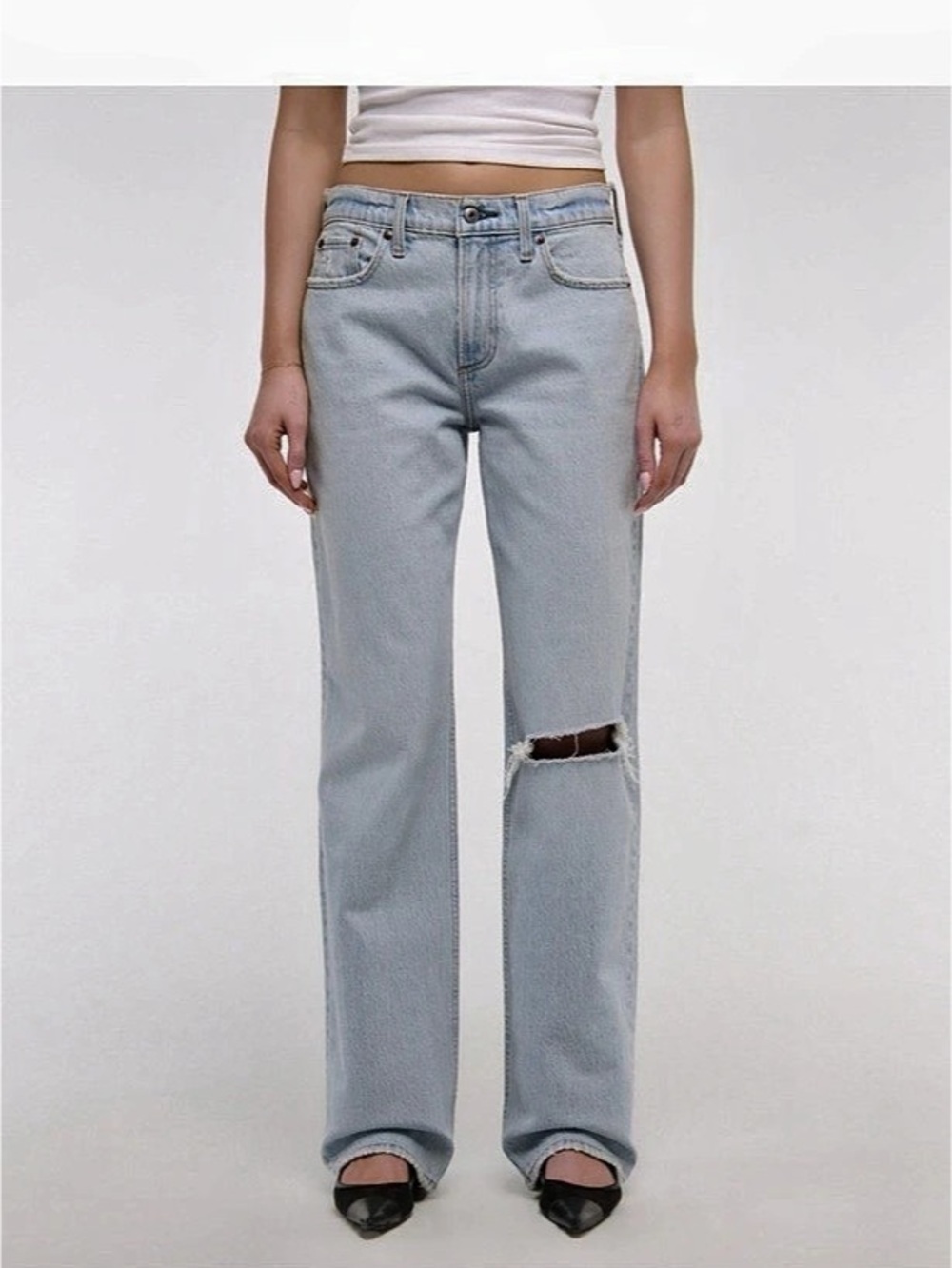 Abercrombie & Fitch The 90s baggy low rise Distressed Straight Leg Jeans